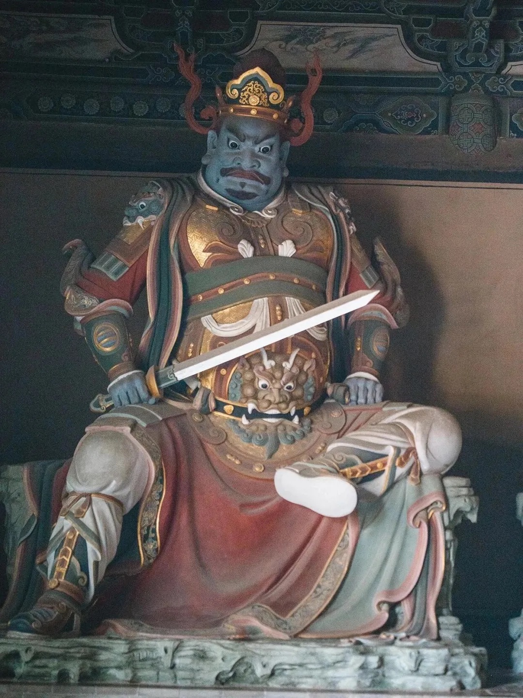 手持利刃,增长天