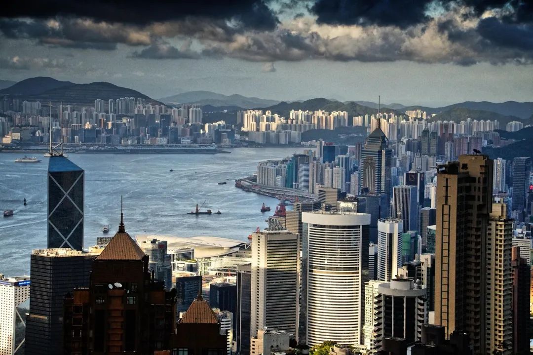 刚刚！香港又放大招，这家快时尚巨头机会来了