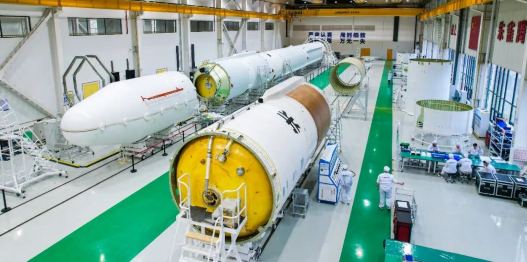 42岁清华学霸，估值200亿