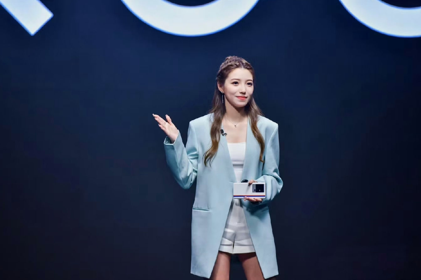 获红杉、蓝驰、蚂蚁、鼎晖等超亿元融资，宋紫薇创立薇光点亮入局千亿级 AI+时尚新赛道