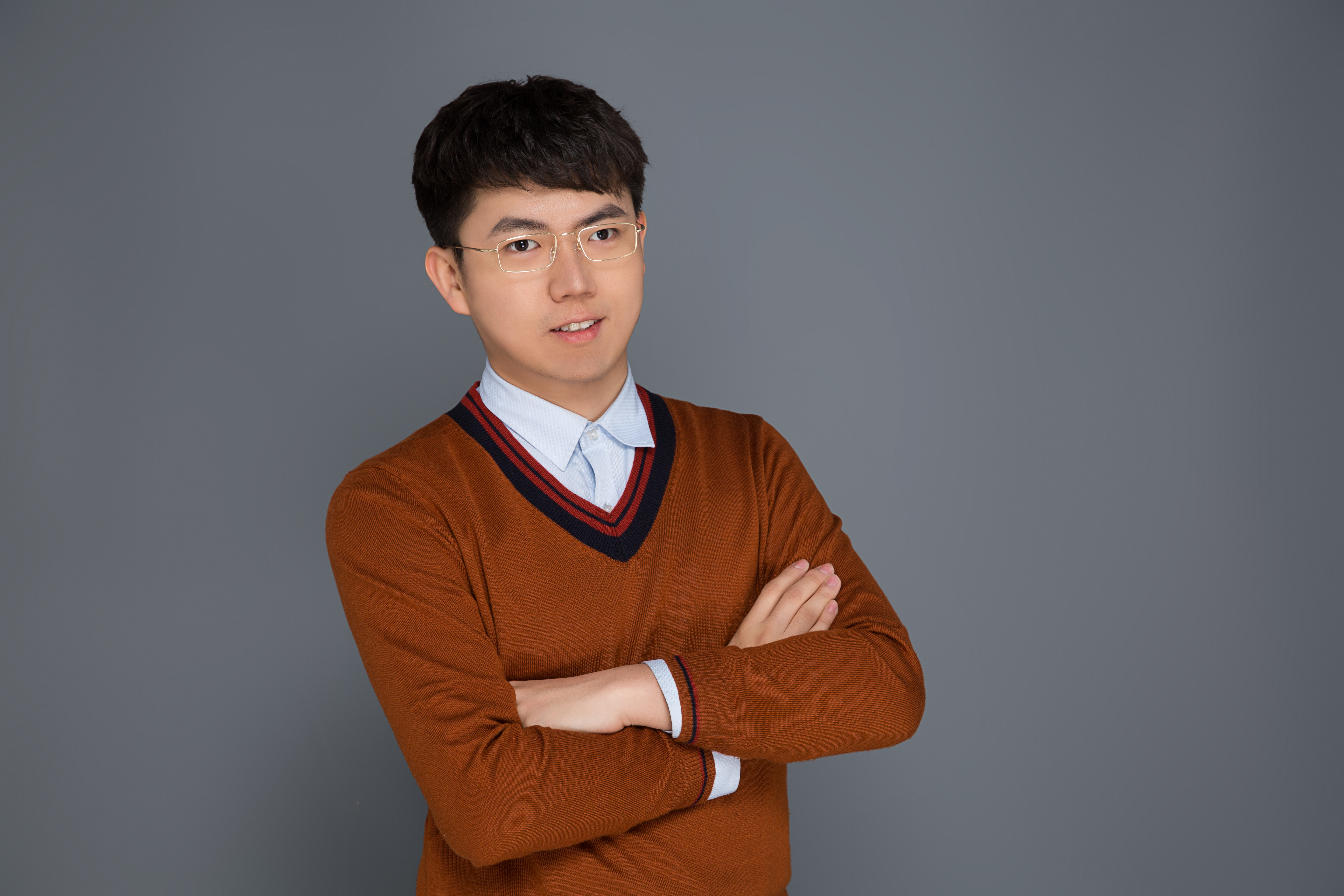 2016年，贾英昊在硅谷实习时开始研究区块链。