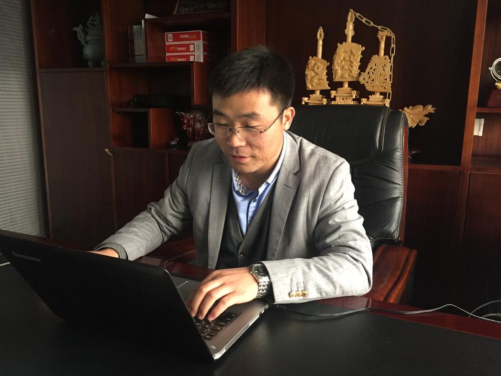 王文风曾在2009年就创立了河南规模最大的医药技术服务商“云起医药”。