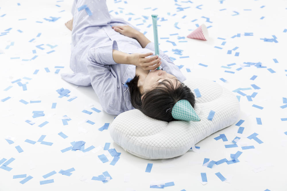 颈乐枕考虑到了用户健康情况，可根据用户颈椎生理弧度调节高度。