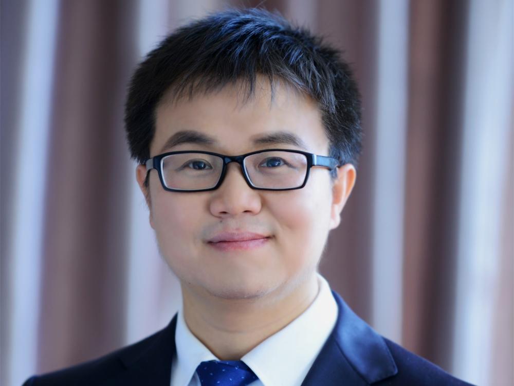王玉泉是清华物理学博士，他也是金融湾和真木网两个公司的CEO。