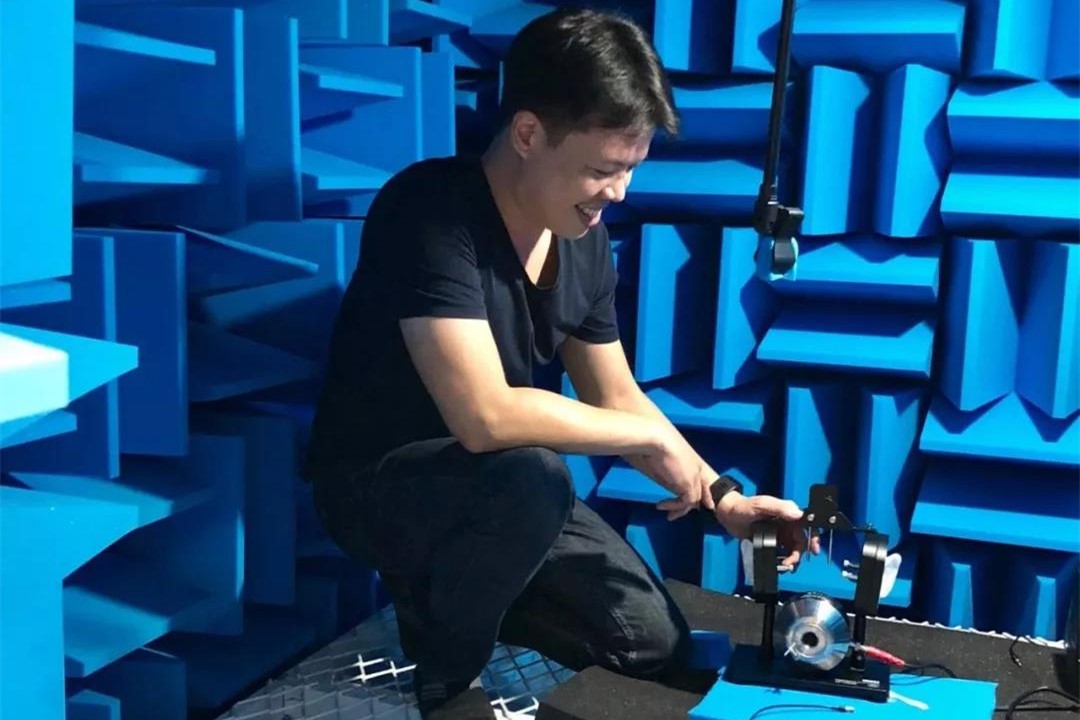 Peter说：“声音的维度就像是咖啡，有很多层次，咖啡的产地，冲泡的温度与手势、都会形成咖啡不同的口感，很细腻，也很复杂。”