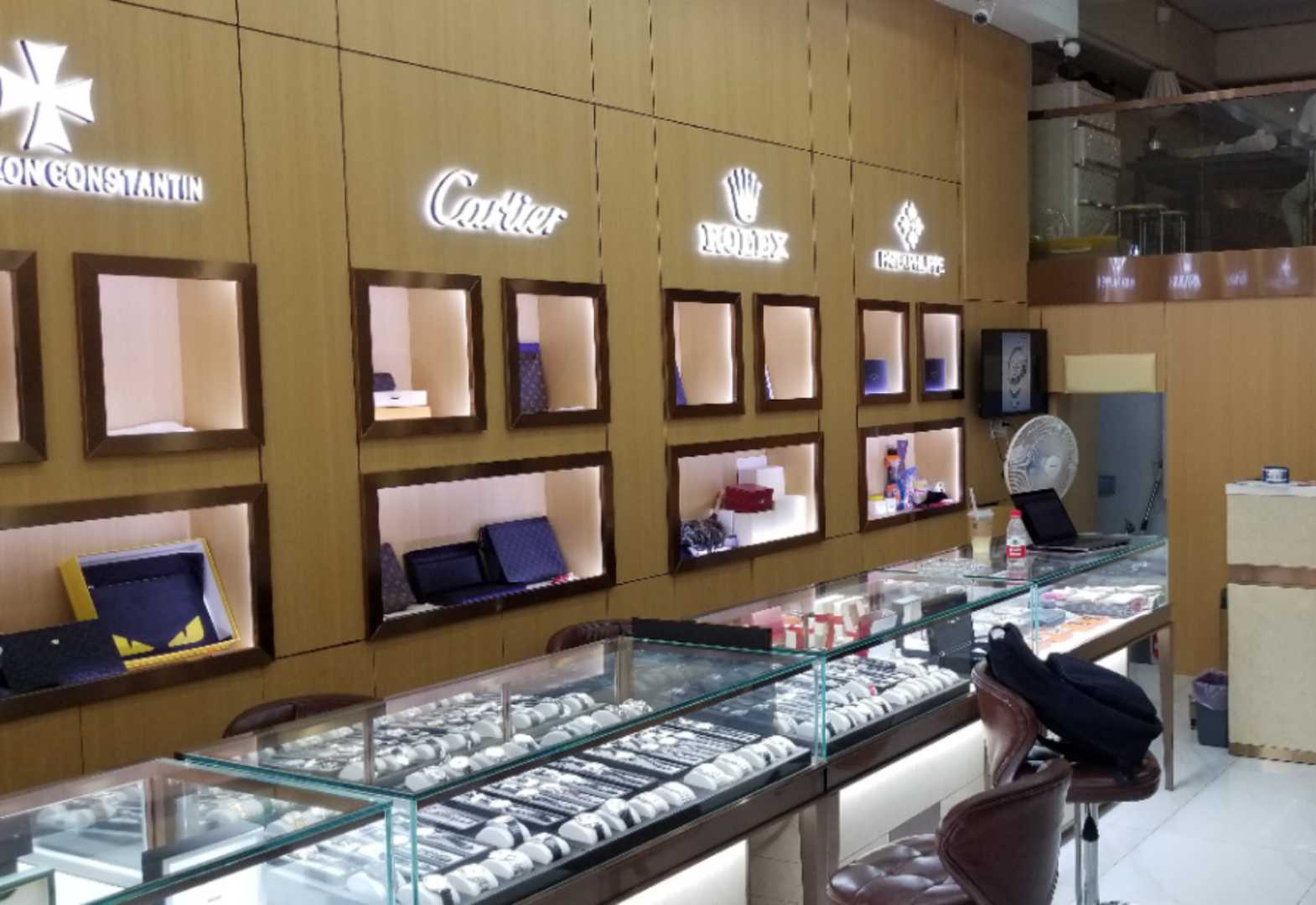 甘小明计划在年底之前拓展1200家店。