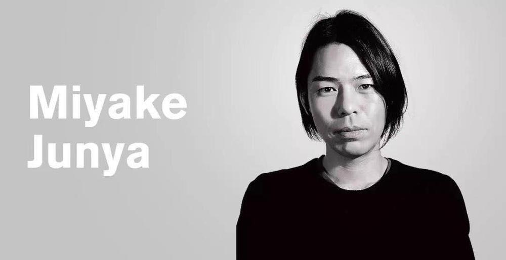 2013年,Miyake Junya三宅顺也经朋友介绍认识了中国青年企业家叶国富,在这之前,他是一名自由设计师。